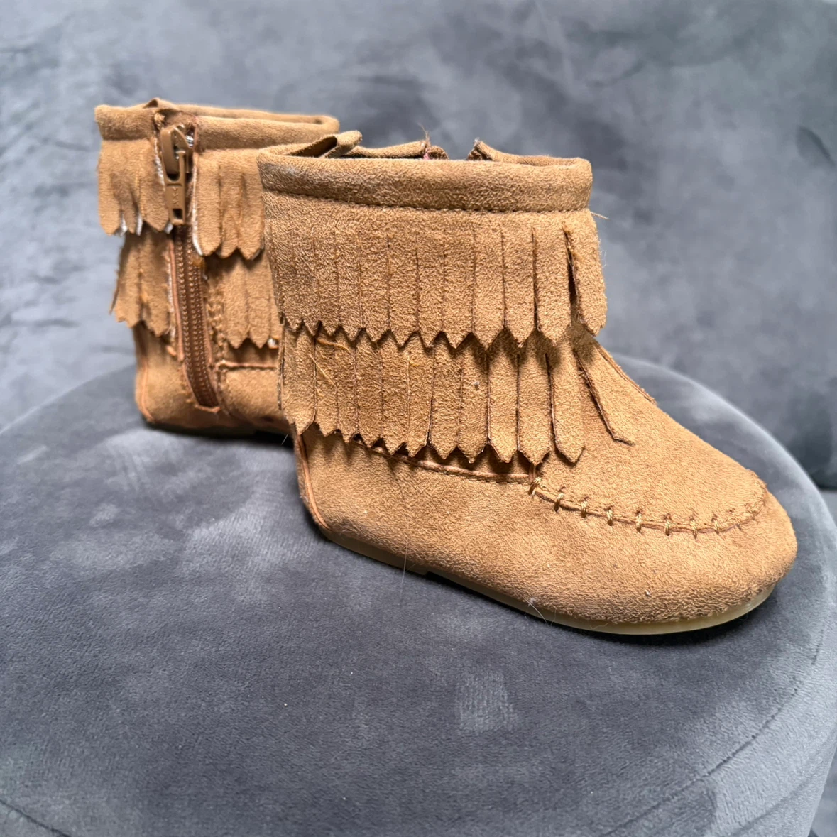 Toddler Brown Fringed Moccasin Boots Size 5 - photo 3