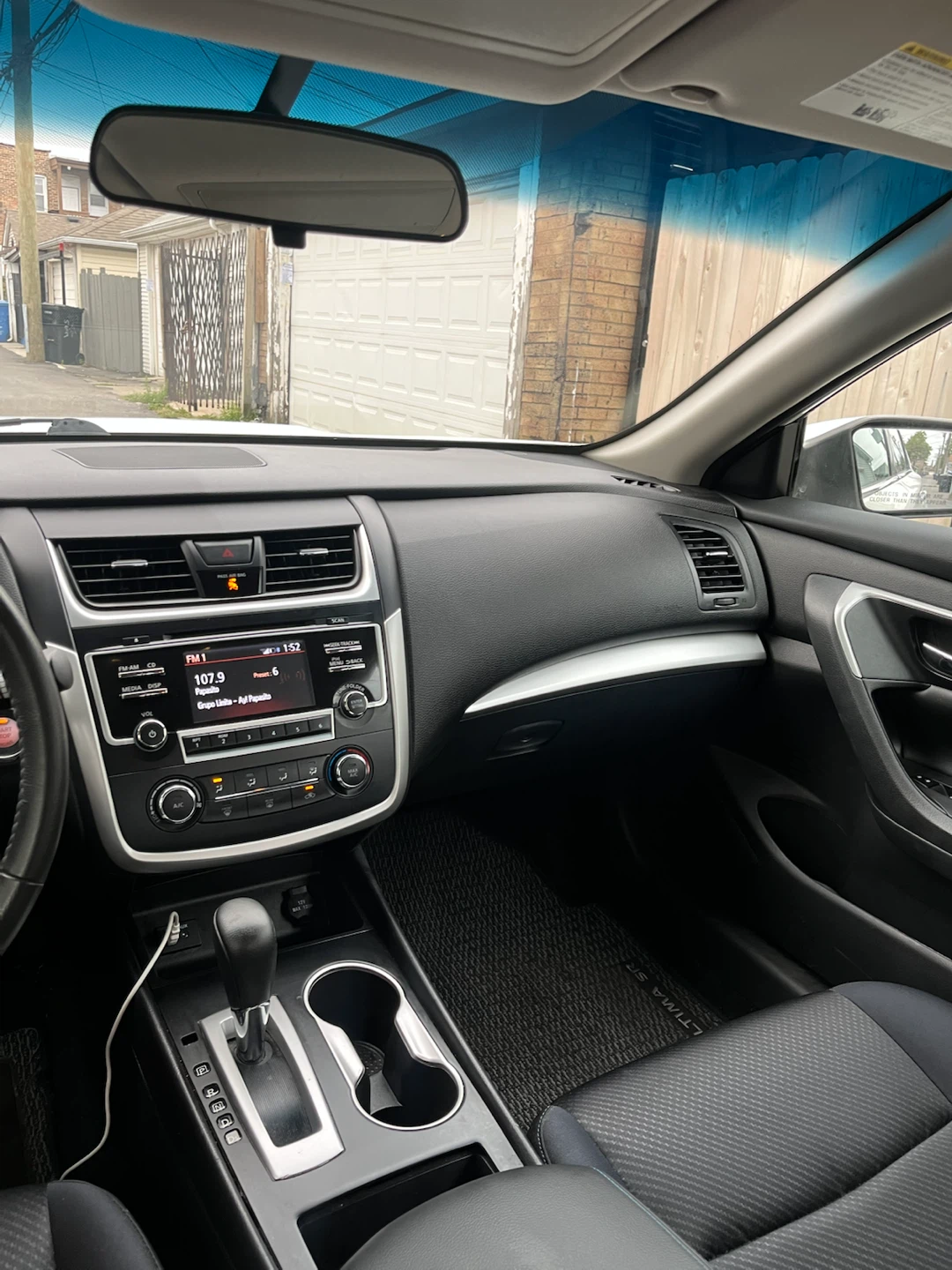 2017 Nissan Altima SR - photo 5