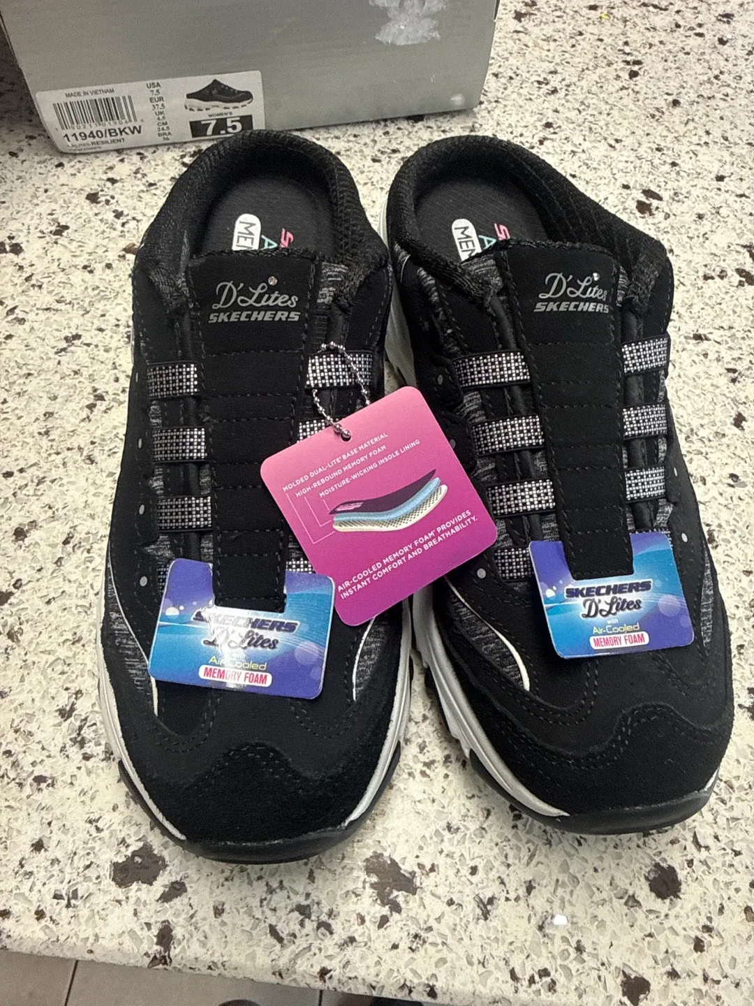 Skechers D'Lites Resilient Black Shoes Size 7.5