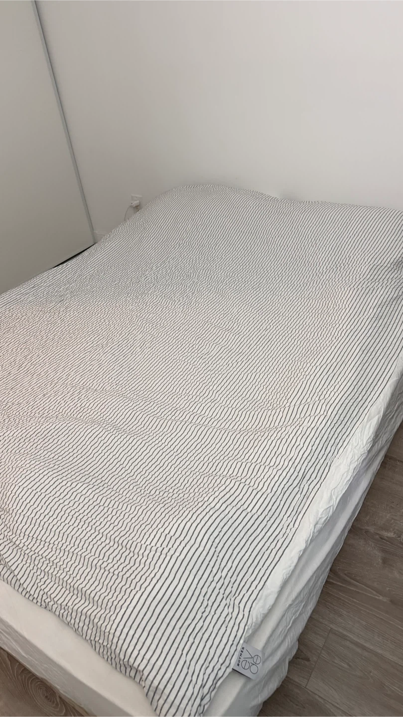 Queen size Mattress with Box Spring - photo 2