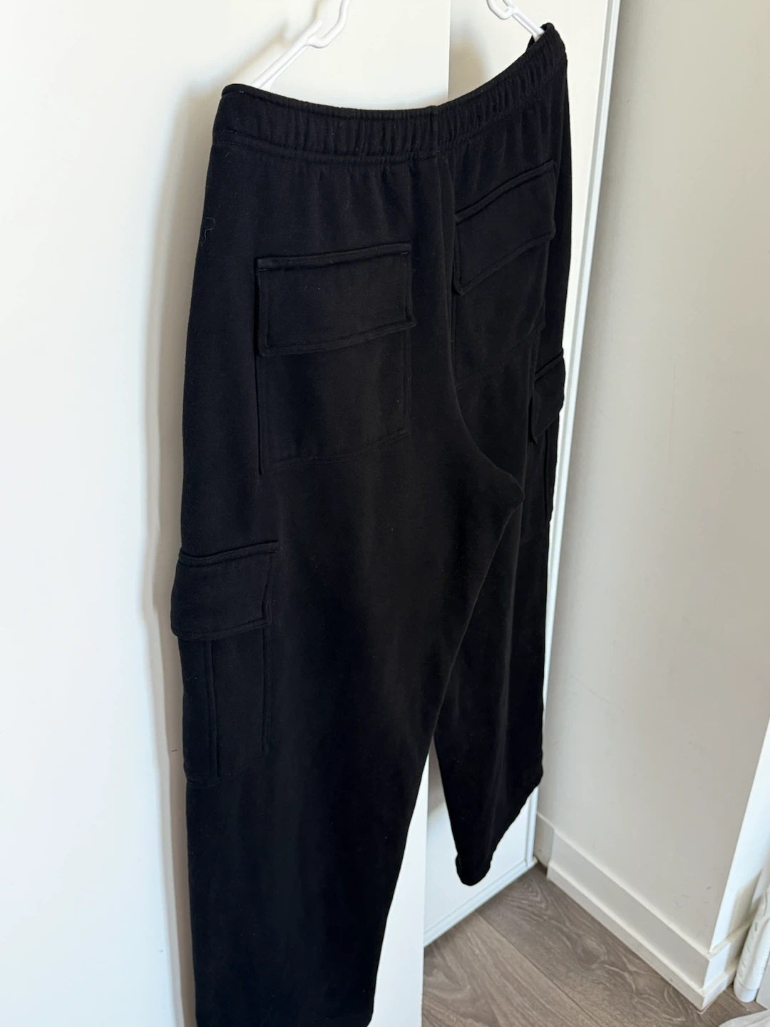 Aritzia Cargo Sweatpants - photo 2