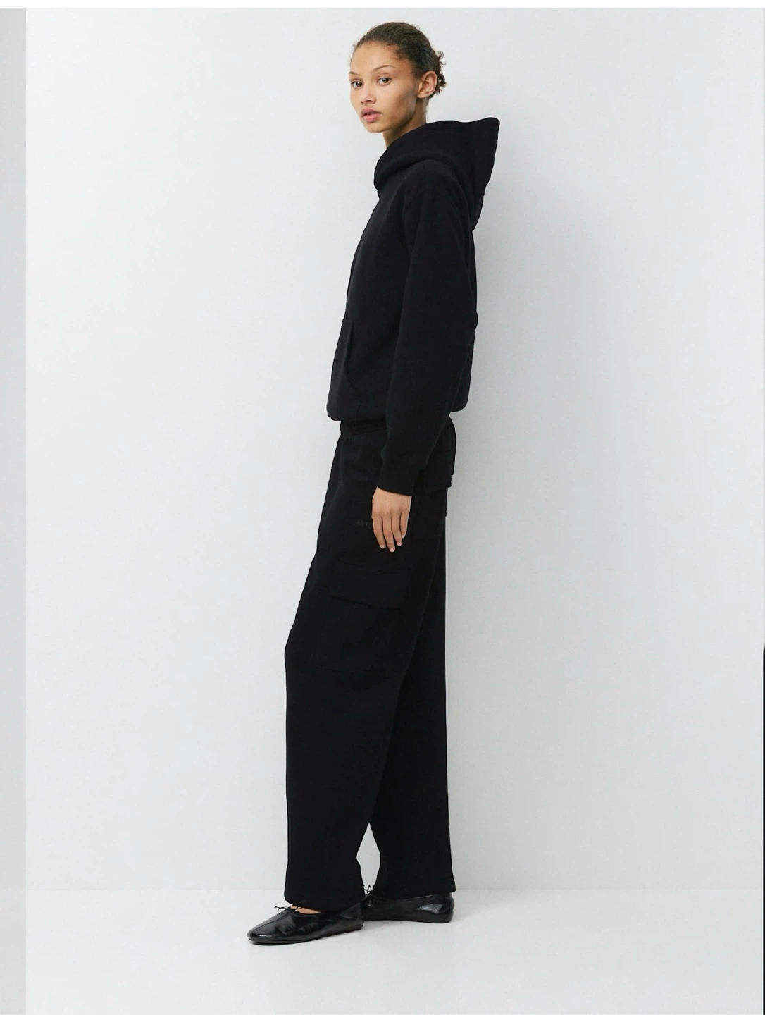 Aritzia Cargo Sweatpants - photo 4