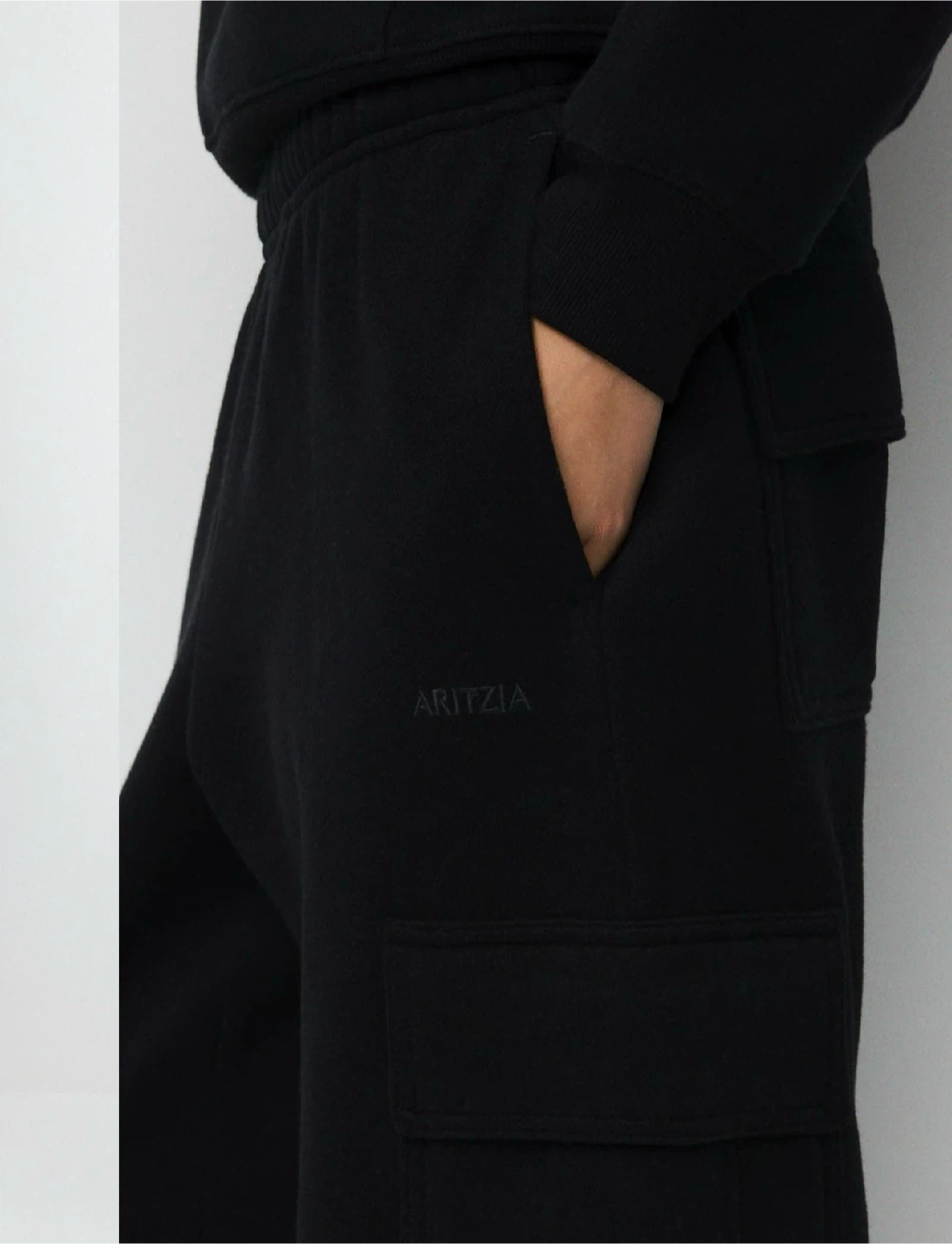 Aritzia Cargo Sweatpants - photo 5