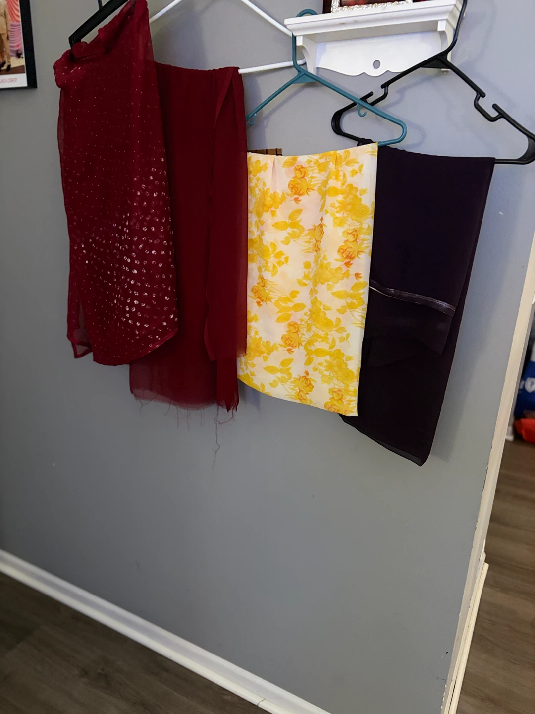 Set of 4 Decorative Scarves/Dupattas Chiffon Brand New - photo 2