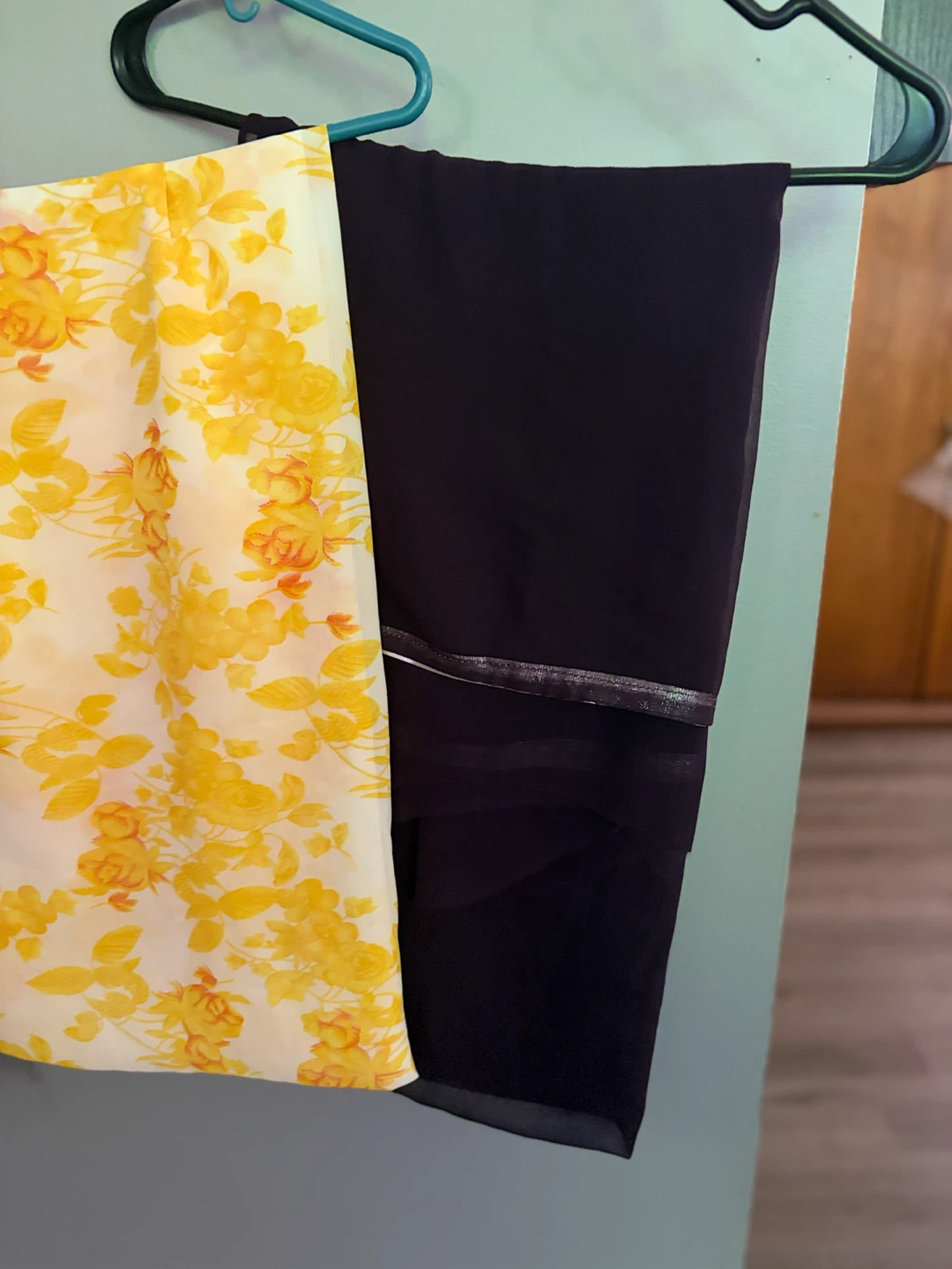 Set of 4 Decorative Scarves/Dupattas Chiffon Brand New - photo 4