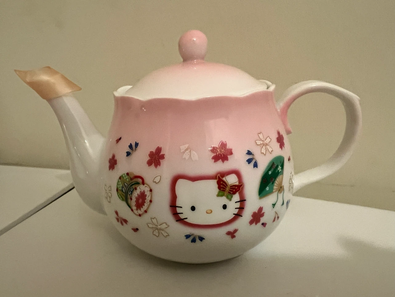 Sanrio Hello Kitty Teapot with Strainer