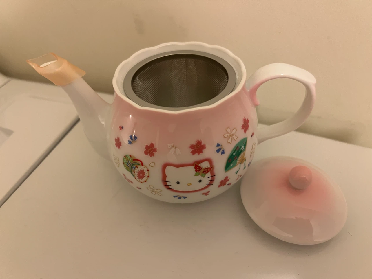 Sanrio Hello Kitty Teapot with Strainer - photo 3