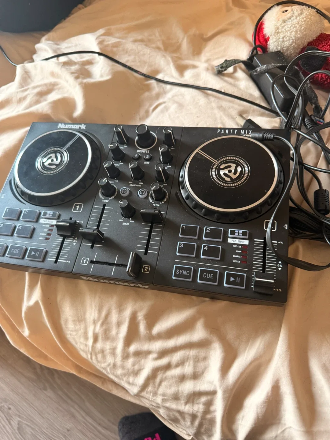 Numark Party Mix DJ Controller