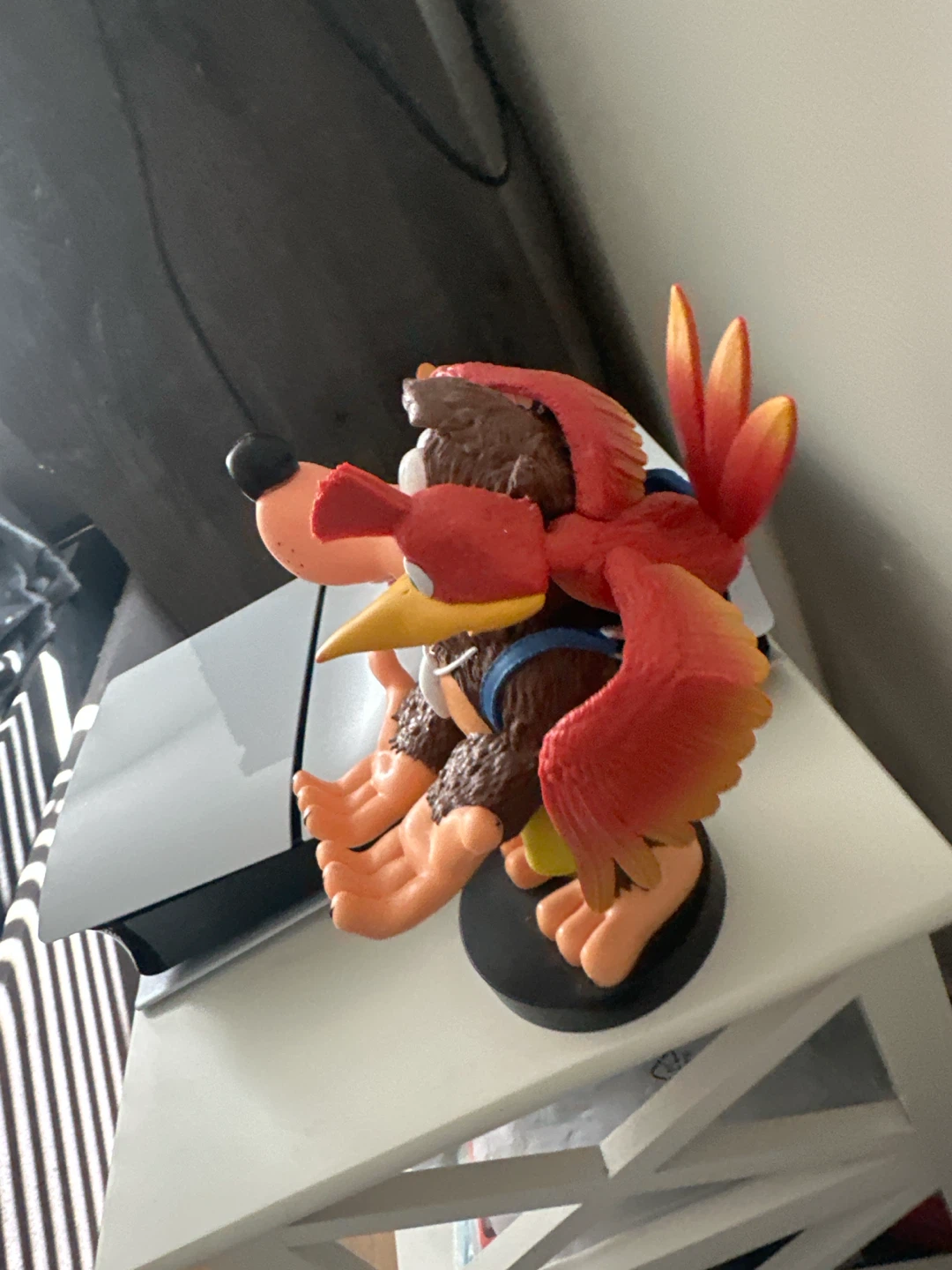 A stand to hold your controller - photo 2
