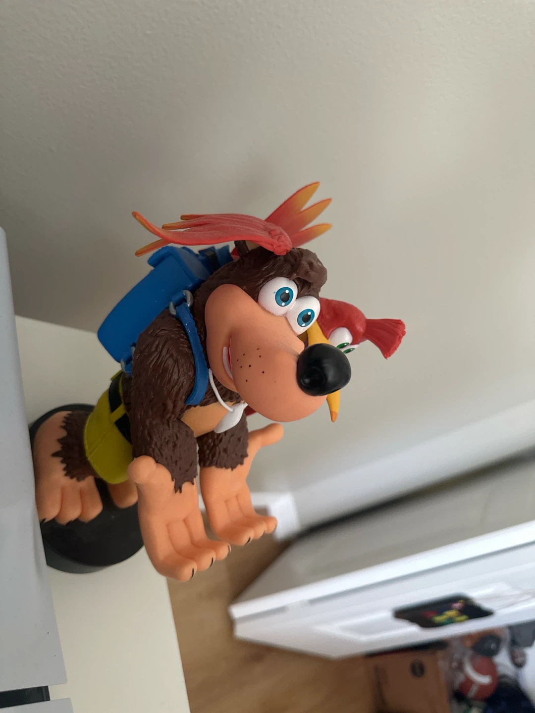 A stand to hold your controller - photo 3