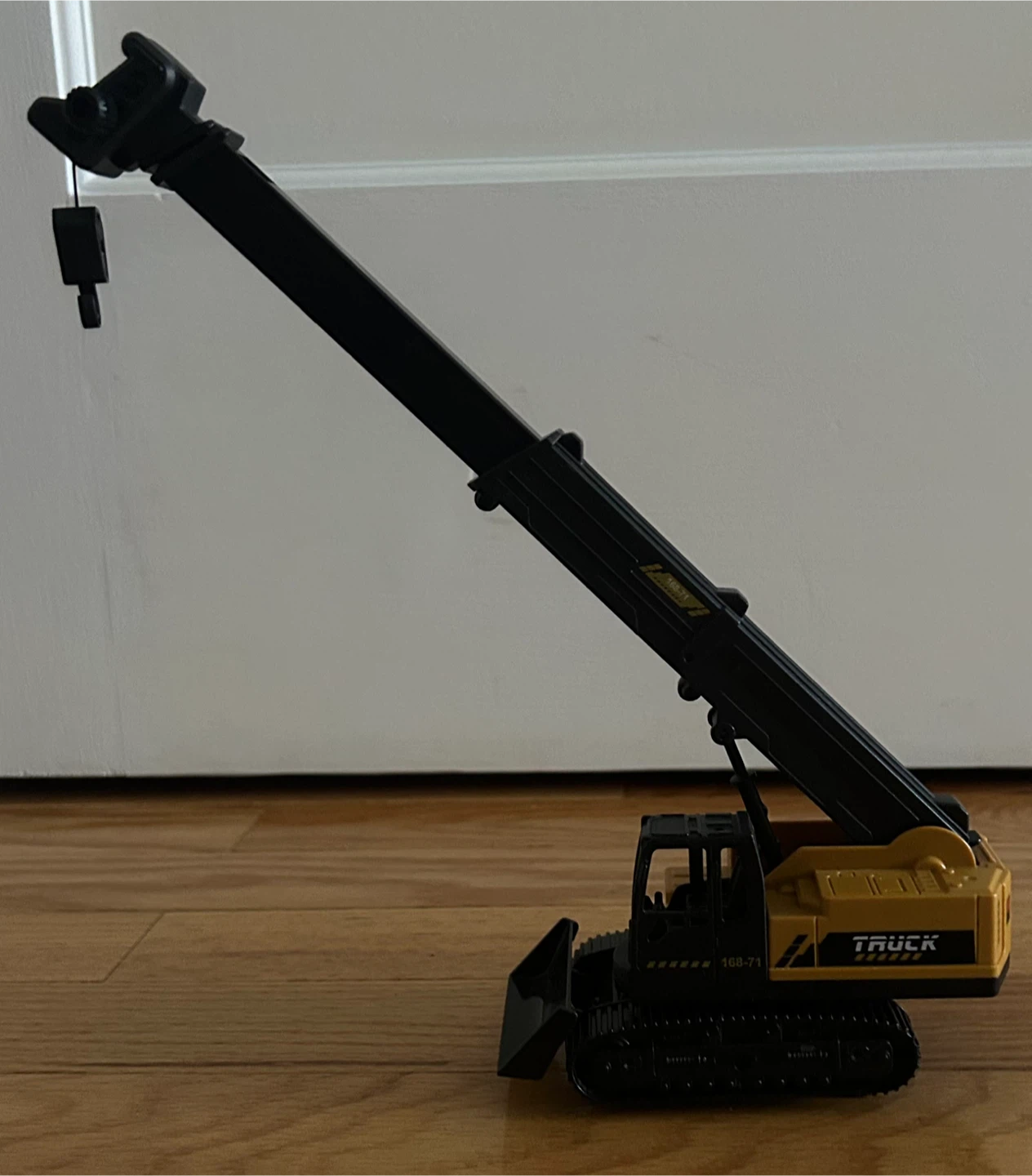 Toy Crawler Crane Truck 168-71