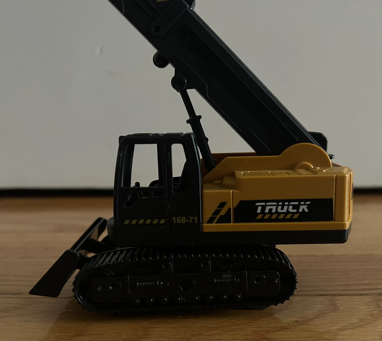 Toy Crawler Crane Truck 168-71 - photo 2