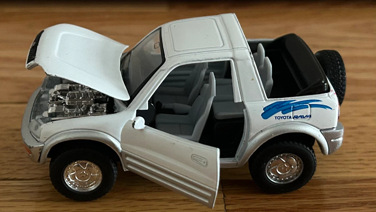 Toyota RAV4 Die-Cast Model - photo 3