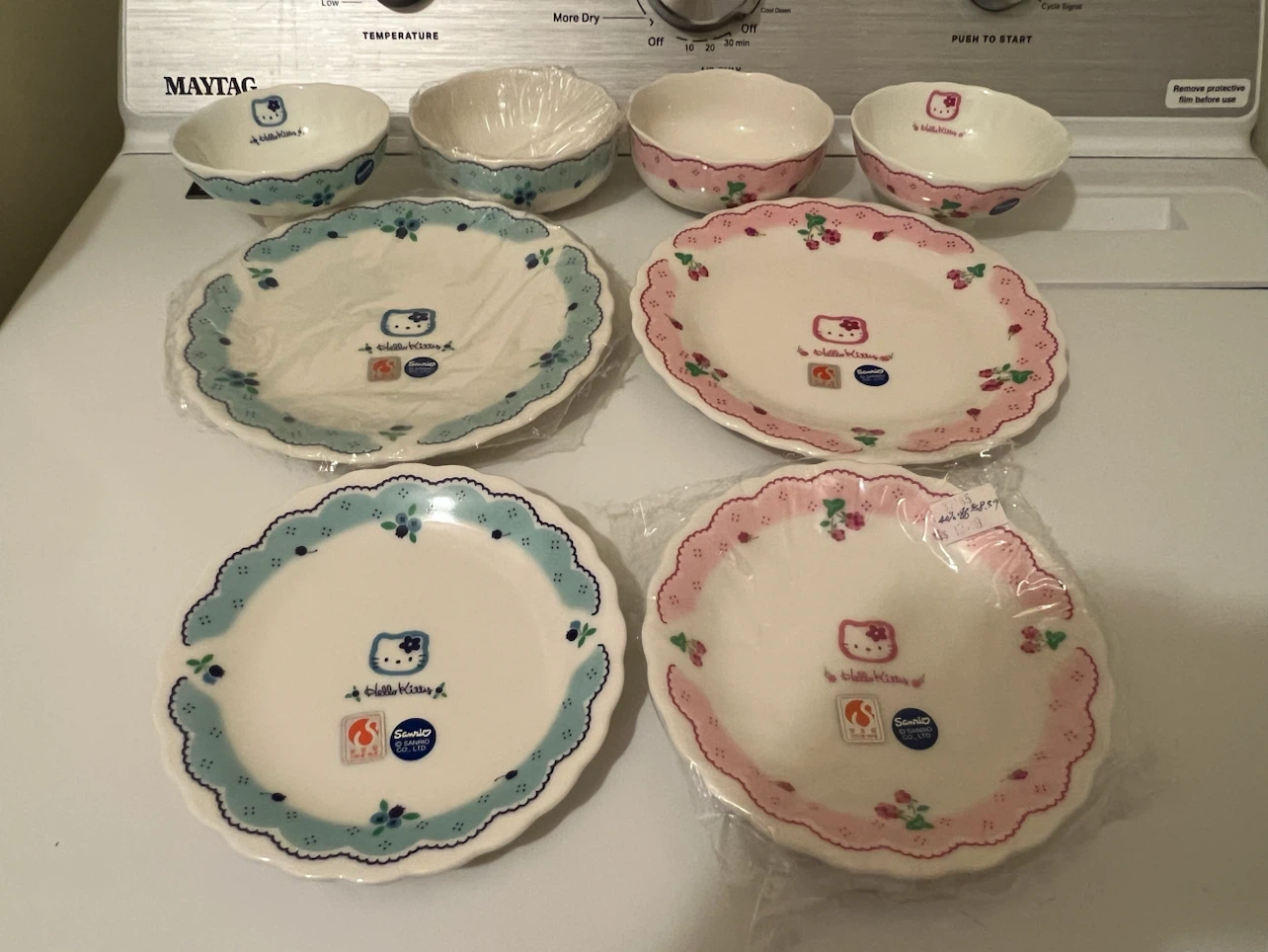 Sanrio Hello Kitty plate and bowl set