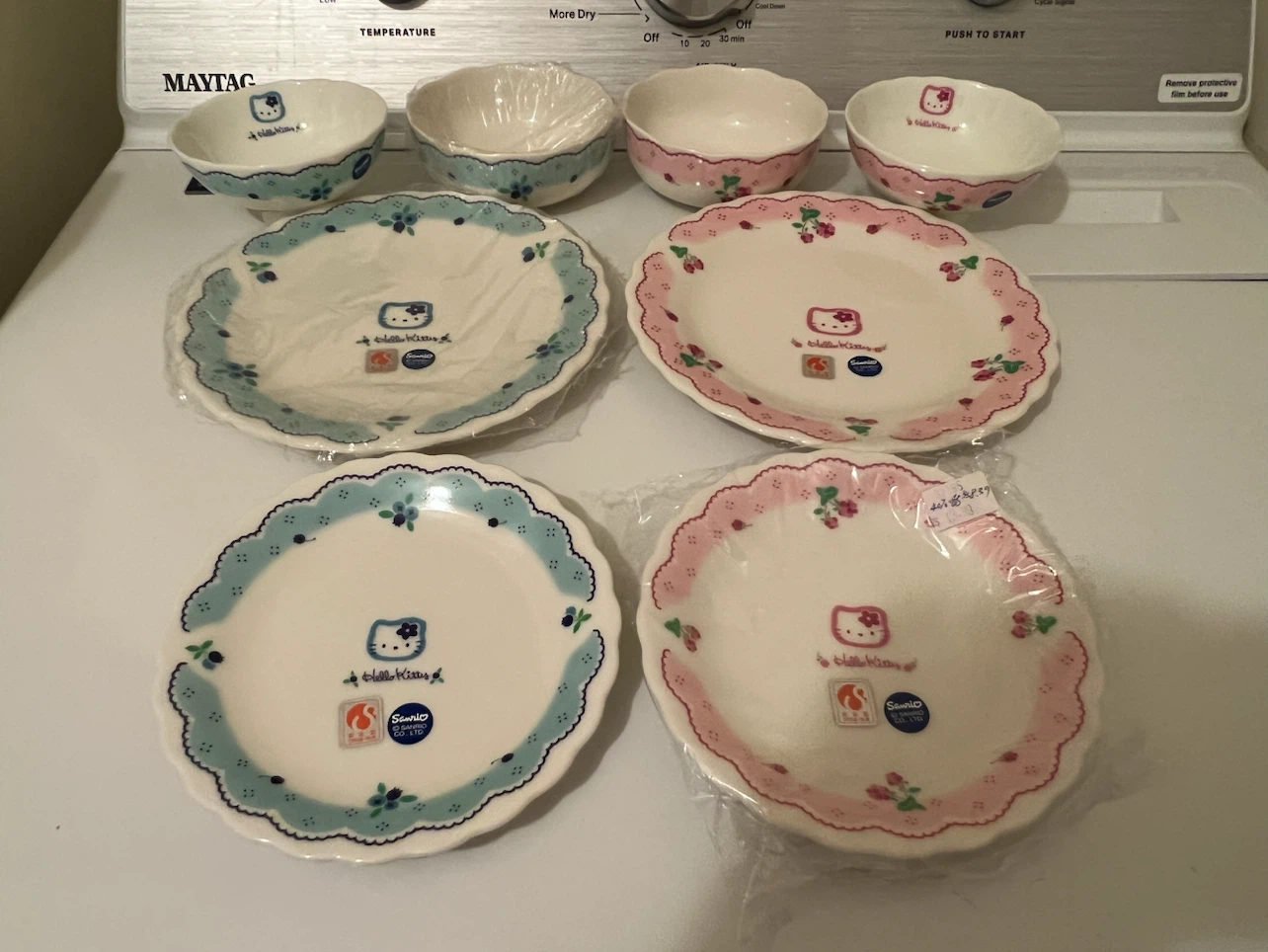 Sanrio Hello Kitty plate and bowl set - photo 2