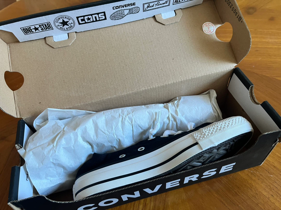 Size 5 Women’s Converse Shoreline (New in box, black) - photo 4