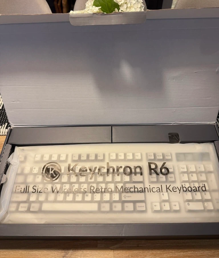 New Keychron R6 Wireless Retro Mechanical Keyboard - photo 2