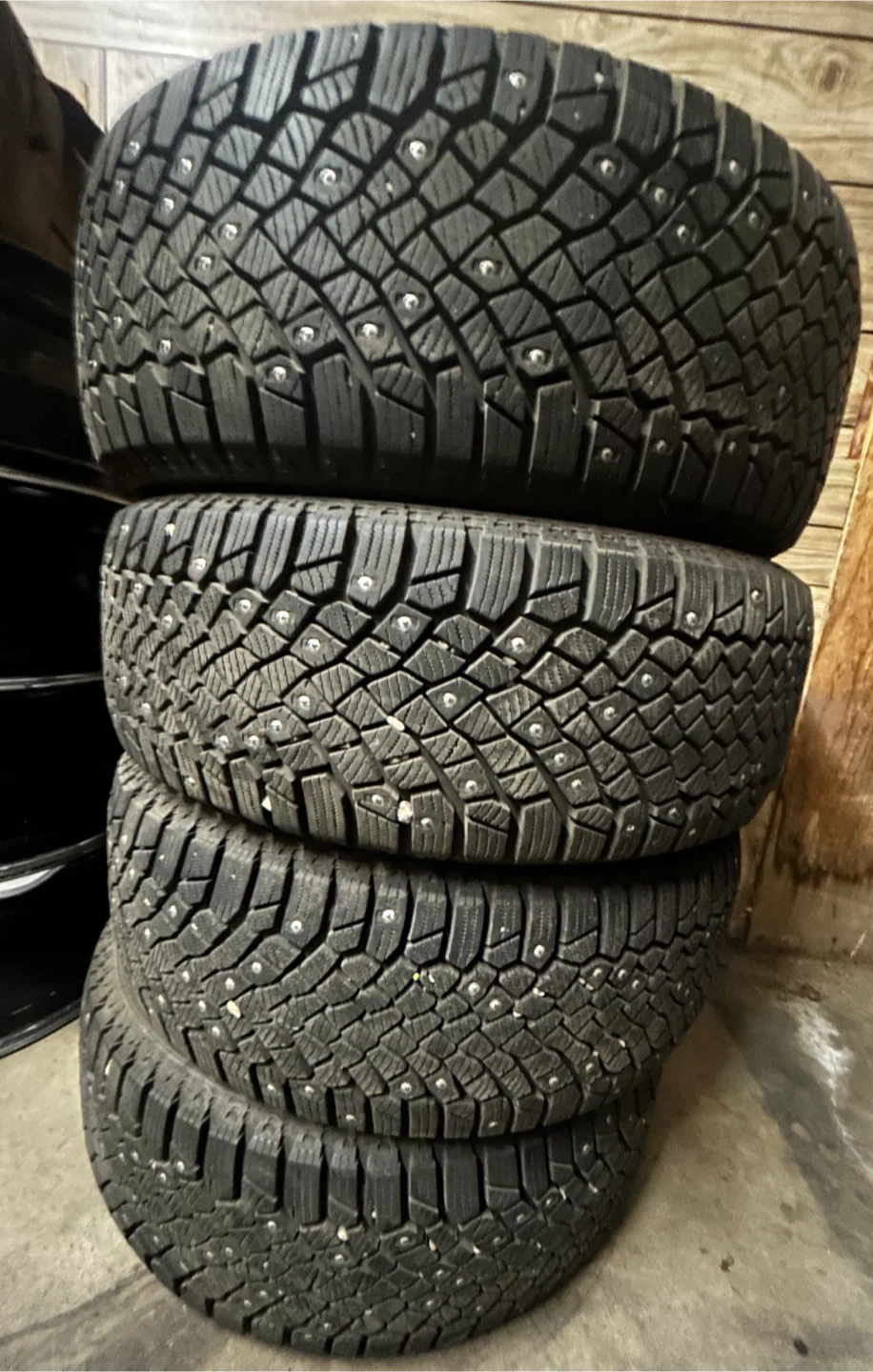 Set of 4 Winter Studded Tires 205 55 16