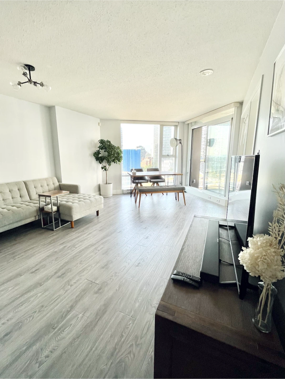 [FURNISHED] 2 Bedrooms in Yaletown