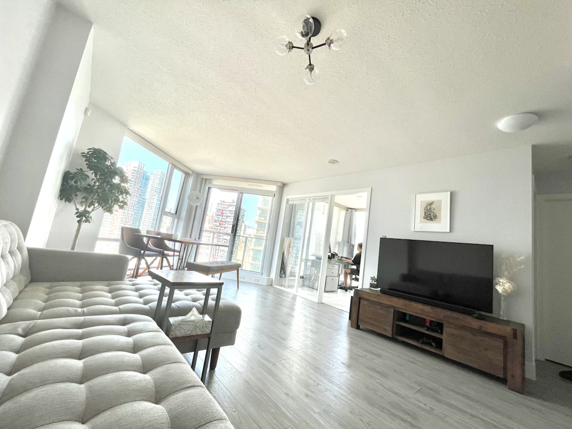 [FURNISHED] 2 Bedrooms in Yaletown - photo 2
