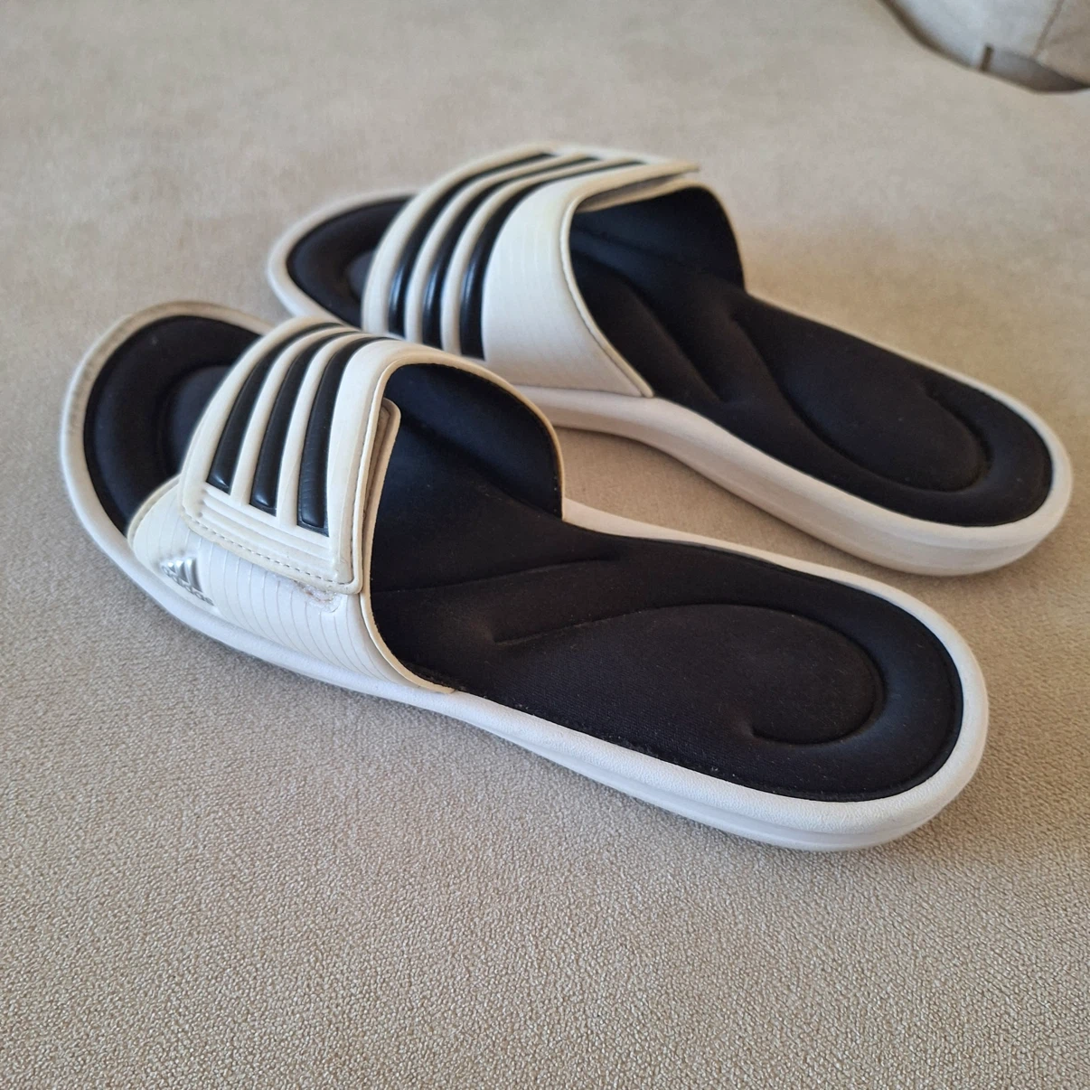 Adidas Slide Sandals - White and Black - US Size 9 - photo 5
