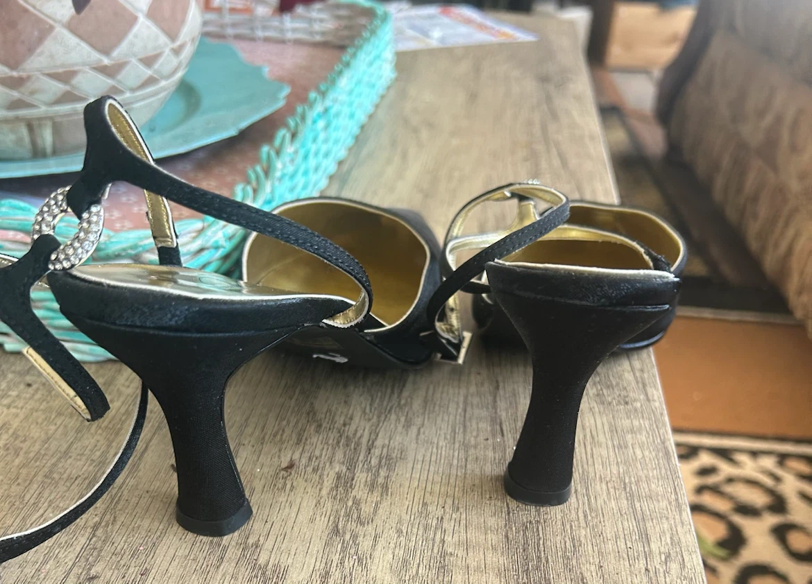 Vintage Kalla Collection Black Satin Evening Heels - Size 7.5 - photo 4