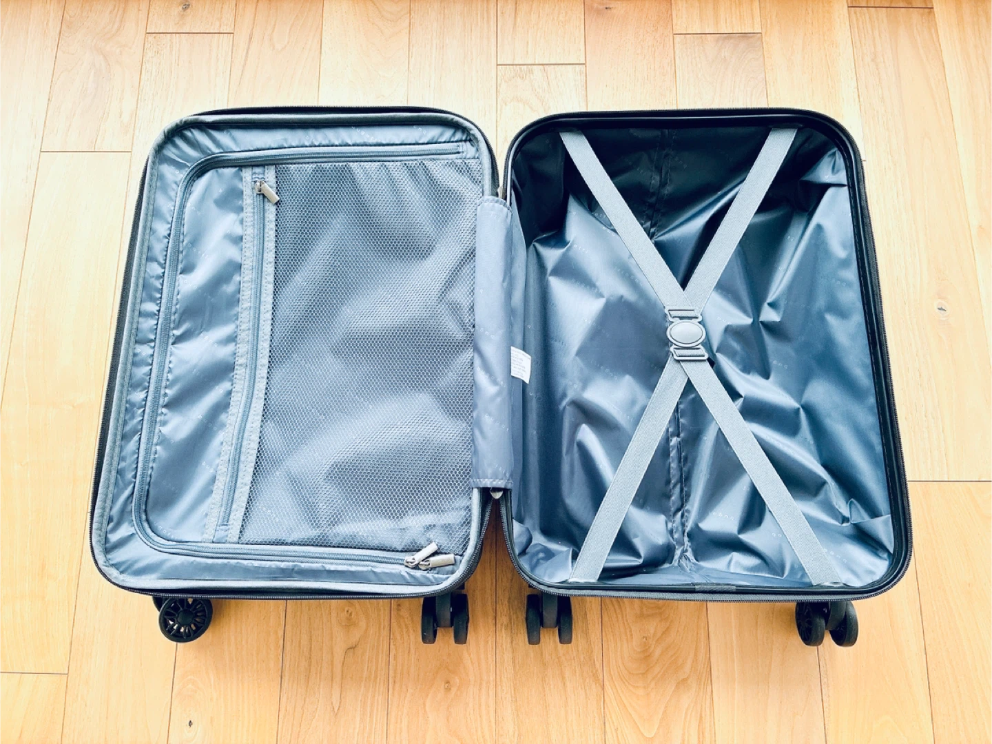 Bugatti Geneva Carry-On Luggage - photo 3