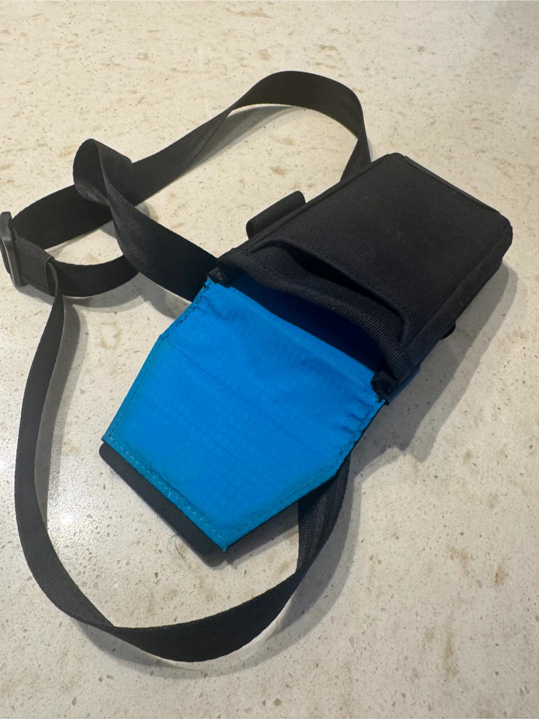 ALPAKA Black Crossbody Phone Pouch - photo 2