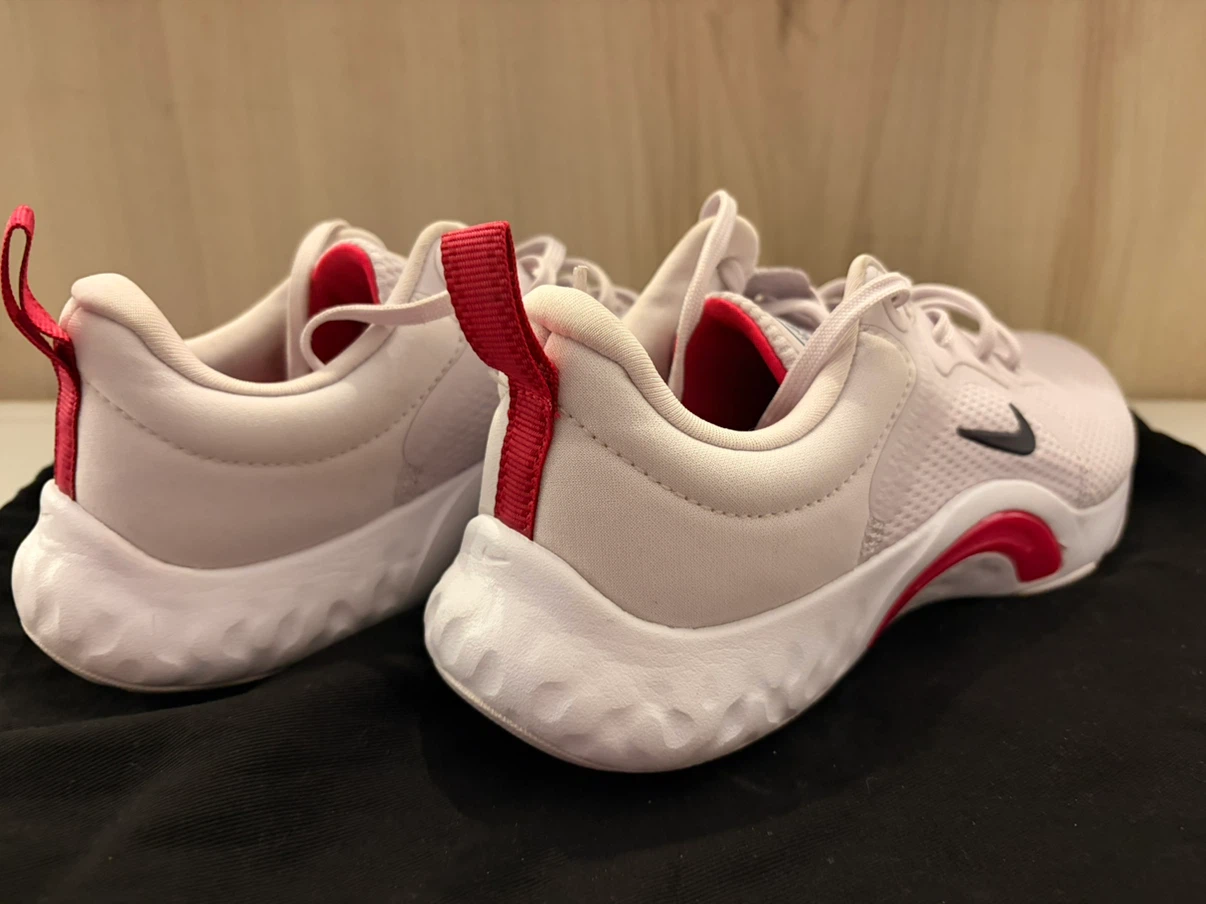 Chaussures Nike Femme Taille 6 + Sac transport – Excellent état