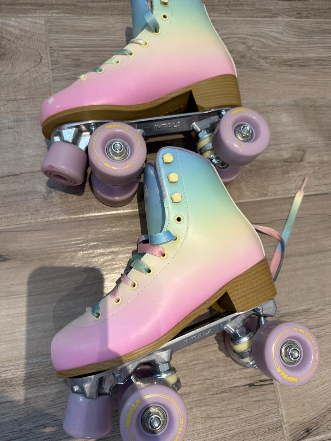 Impala Roller Skates Size 6 - photo 3