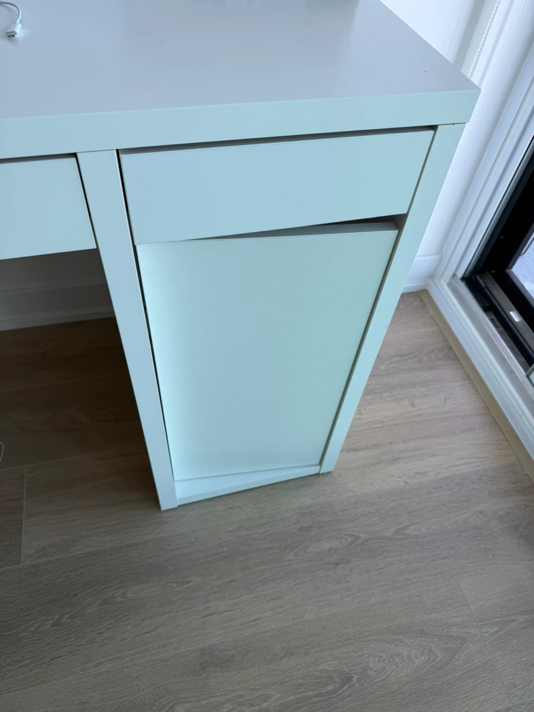 White IKEA MICKE Desk for free - photo 3