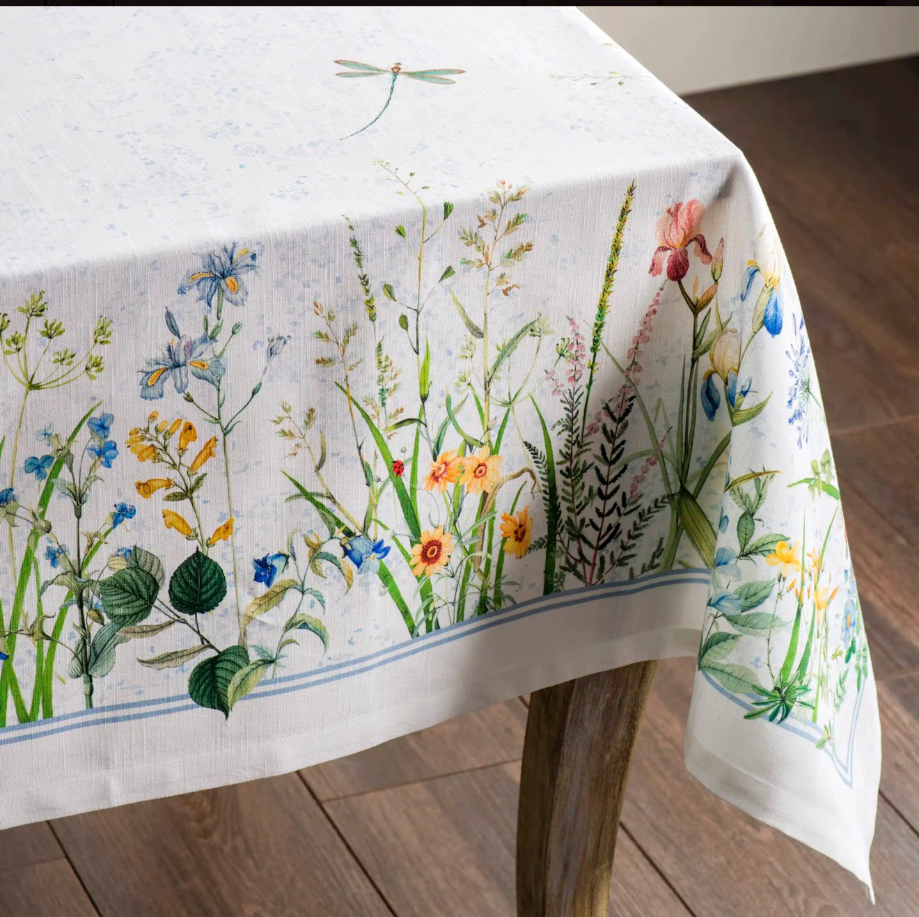 Sealed! Maison d'Hermine Fleurs de Mai Tablecloth - photo 3