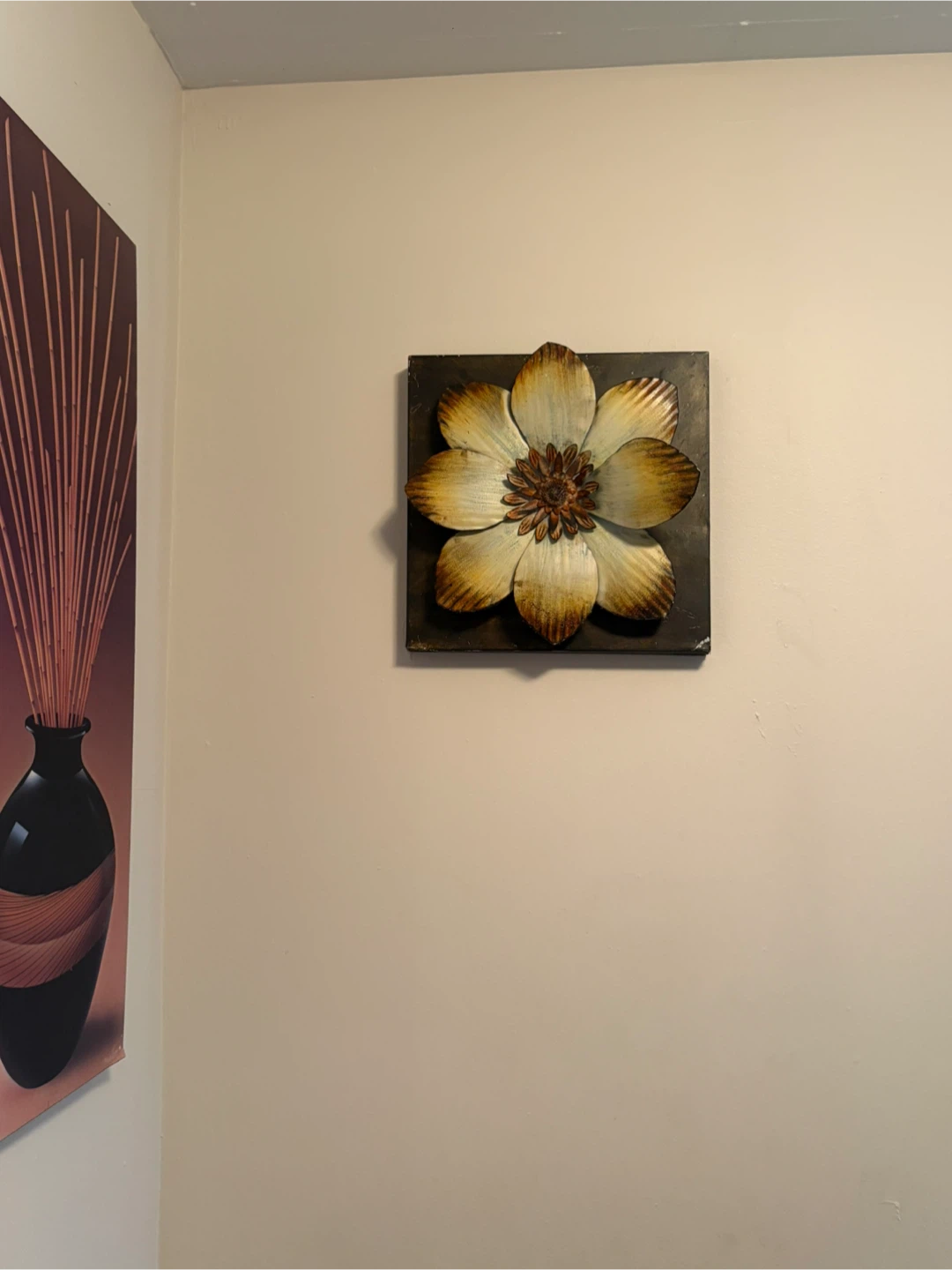 Vintage 3D Metal Flower Wall Decor