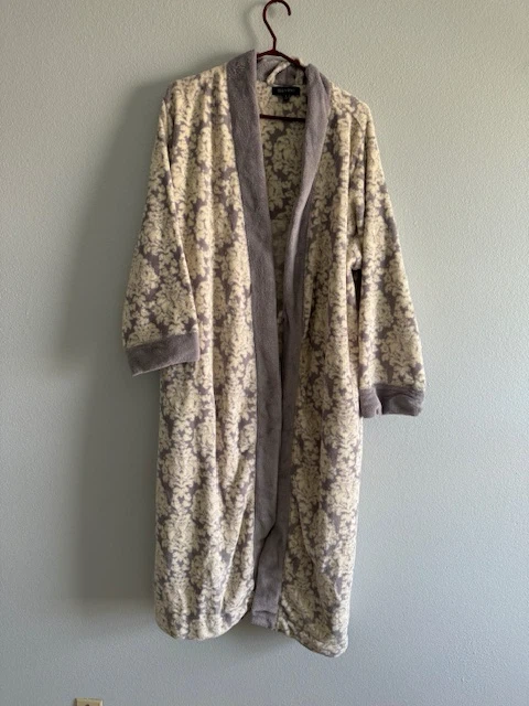 Ellen Tracy Night Gown