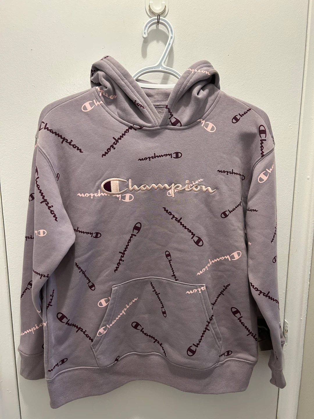 Girls Champion All-Over Print Logo Hoodie – Size XL