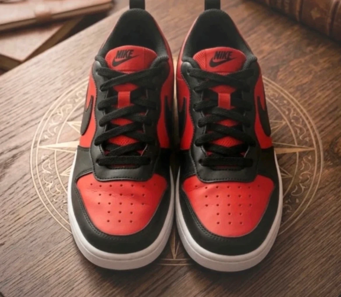 Nike Red and Black Sneakers size 7 men’s unisex  8 women’s