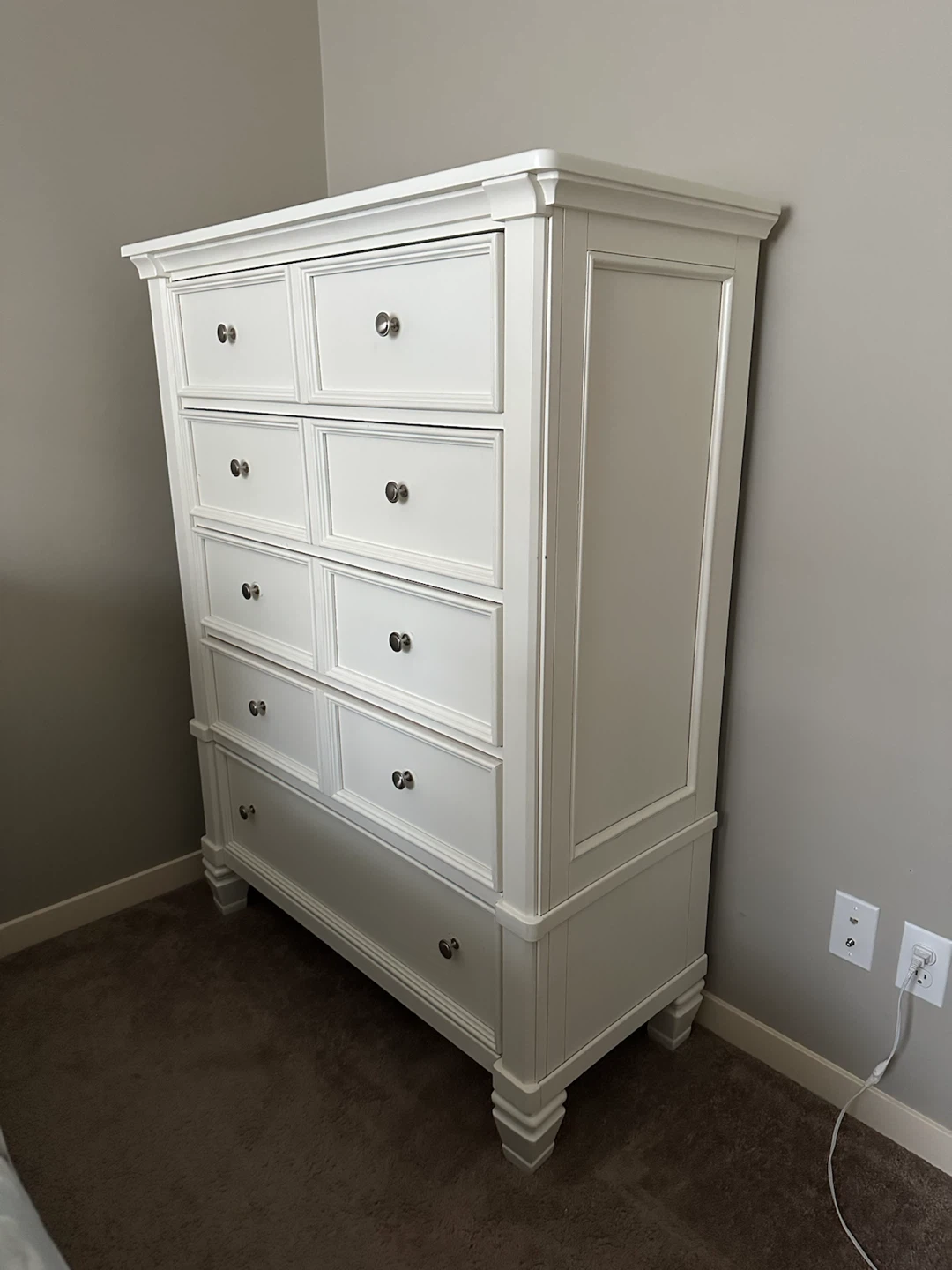 White 9-Drawer Bedroom Dresser with matching nightstand - photo 2