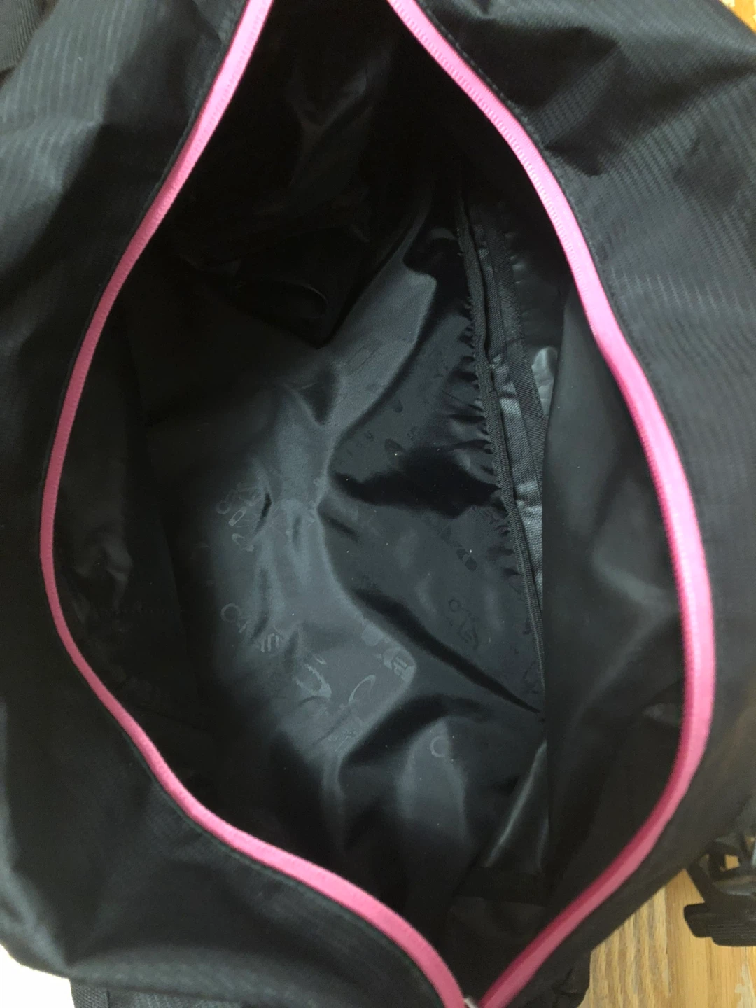 Oakley Black and Pink Duffle Bag - photo 3