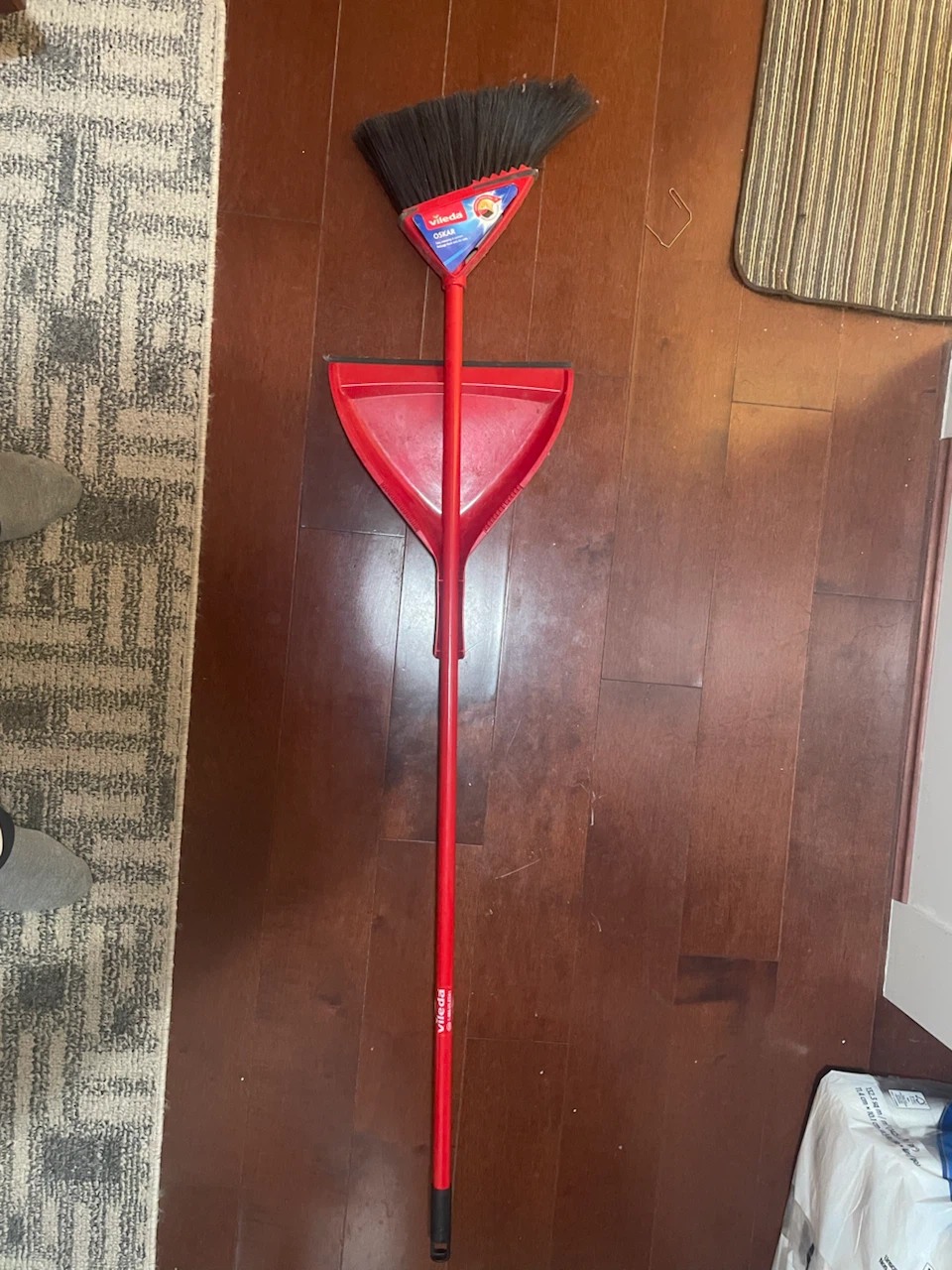 Vileda Oskar Broom and Dustpan Set - photo 2