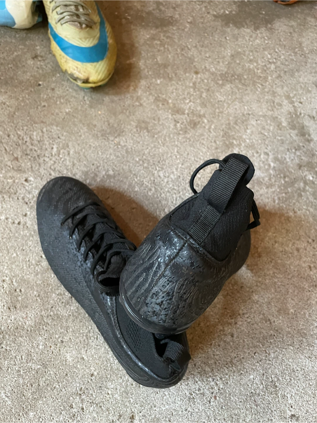 Soccer shoe
