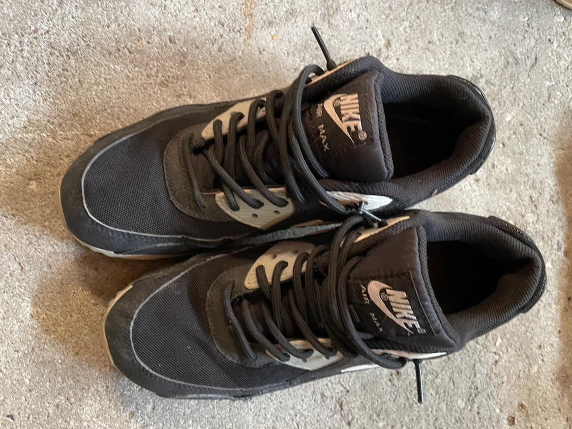 Nike Air Max 90 Black and White - photo 2