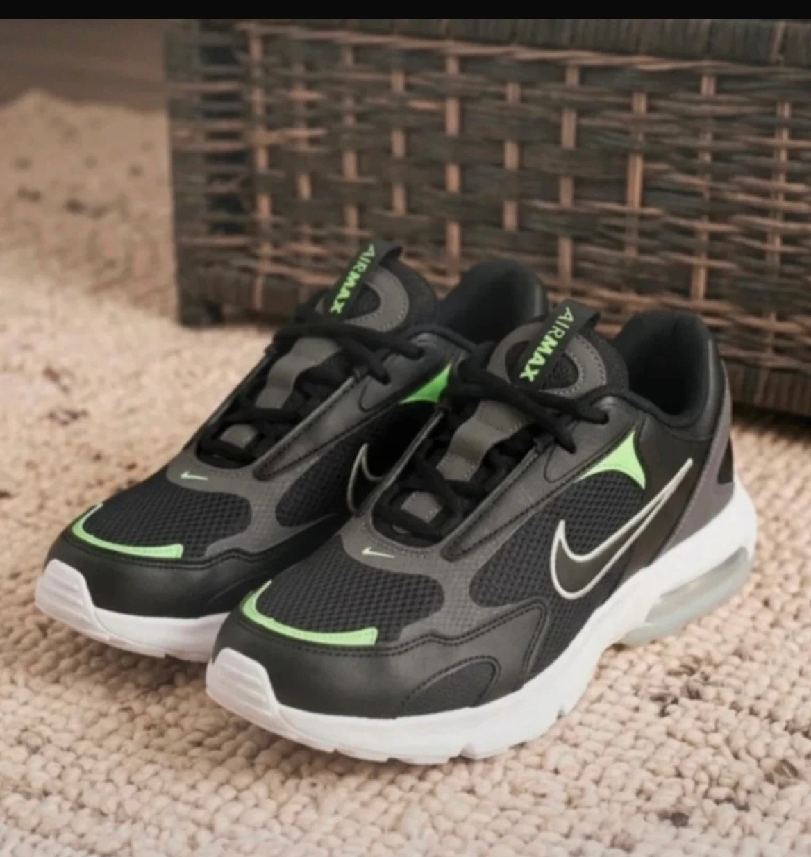 Nike Air Max Sneakers 7 men’s or unisex 8 women’s