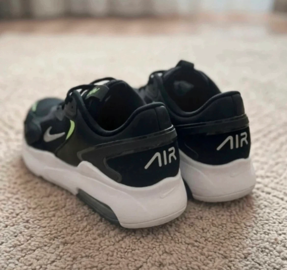 Nike Air Max Sneakers 7 men’s or unisex 8 women’s - photo 3