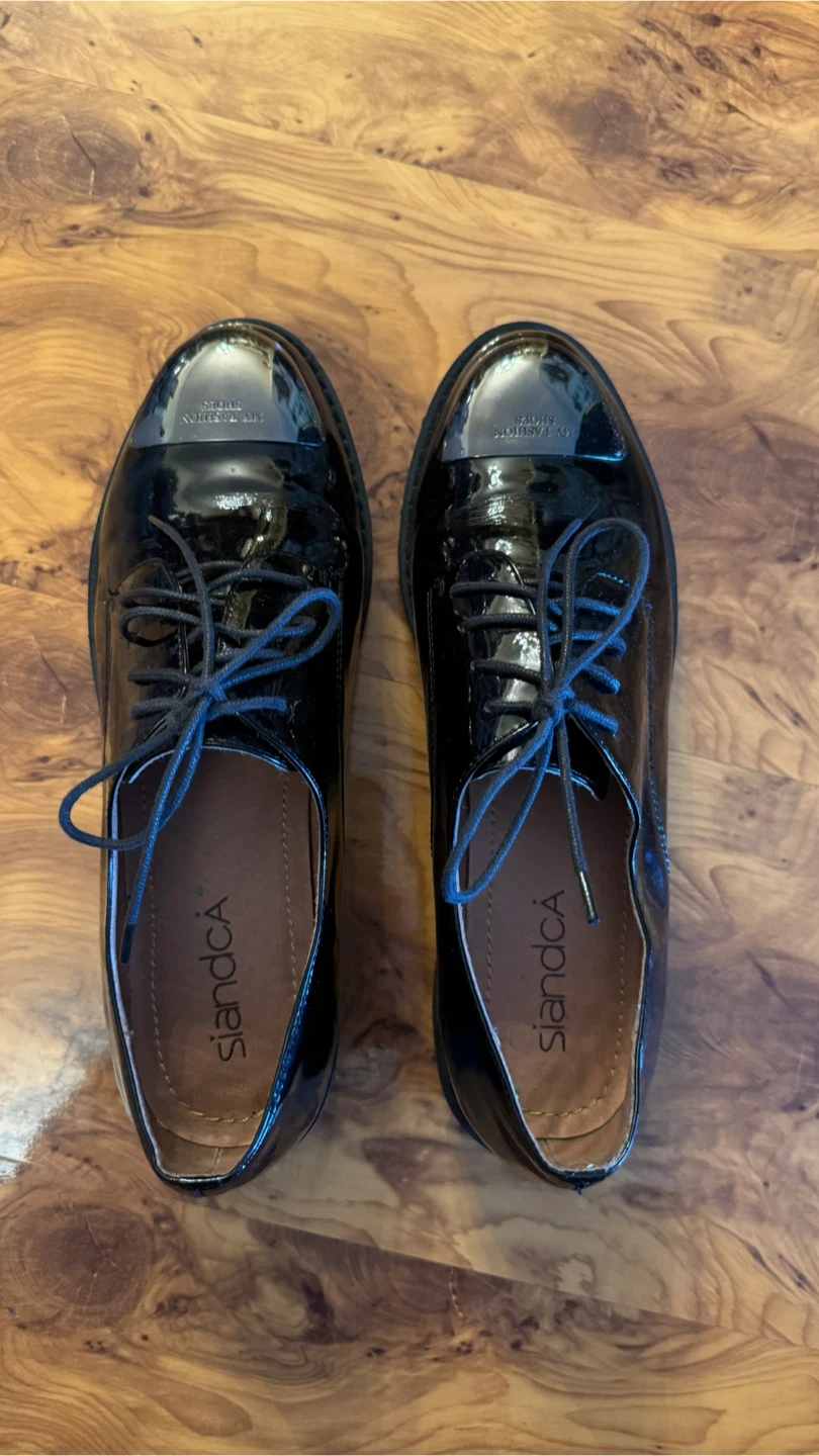 Siandca Black Patent Lace-Up Shoes Size 39 - photo 3