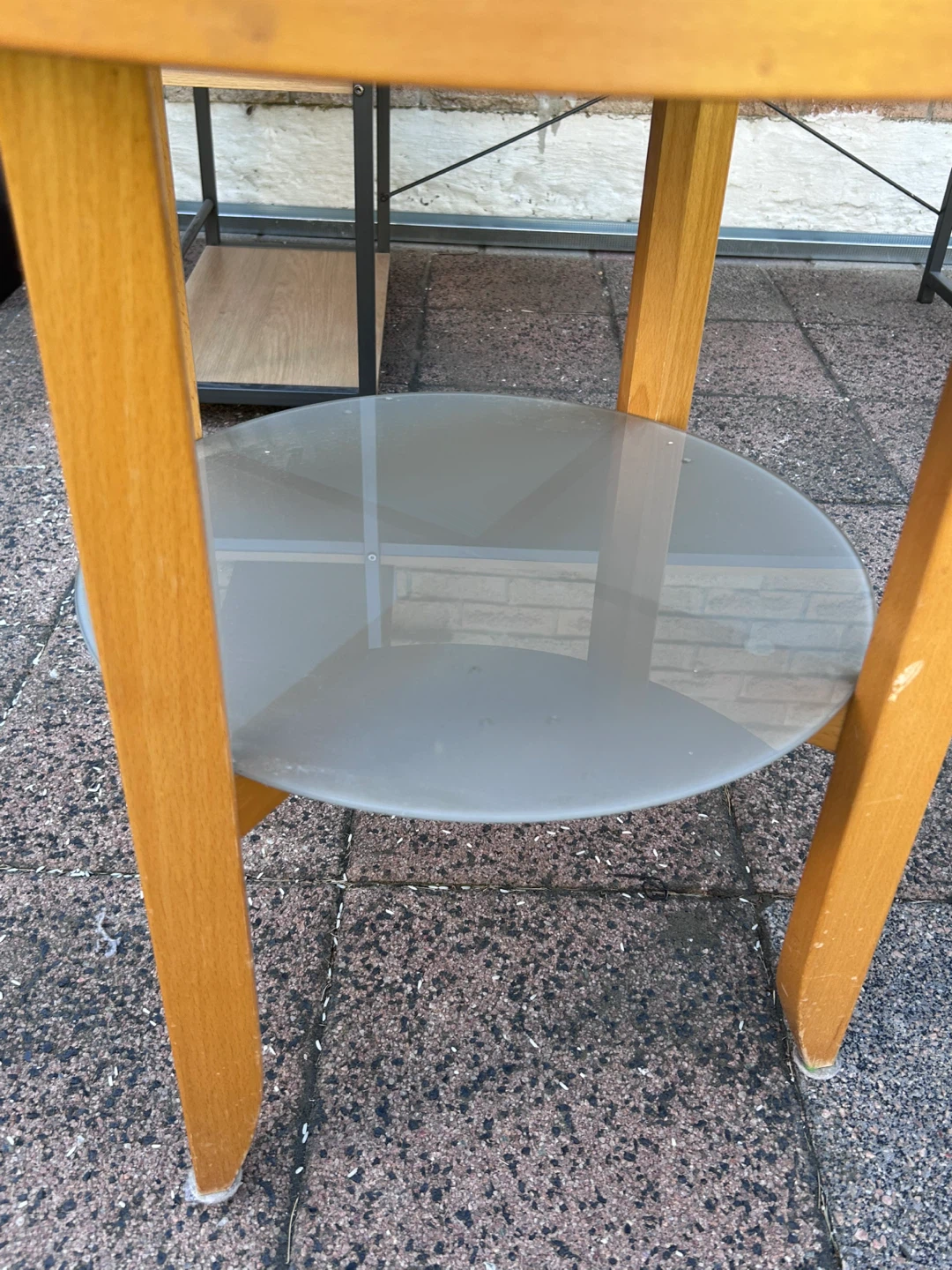 Round wooden side table with glass shelf - photo 3