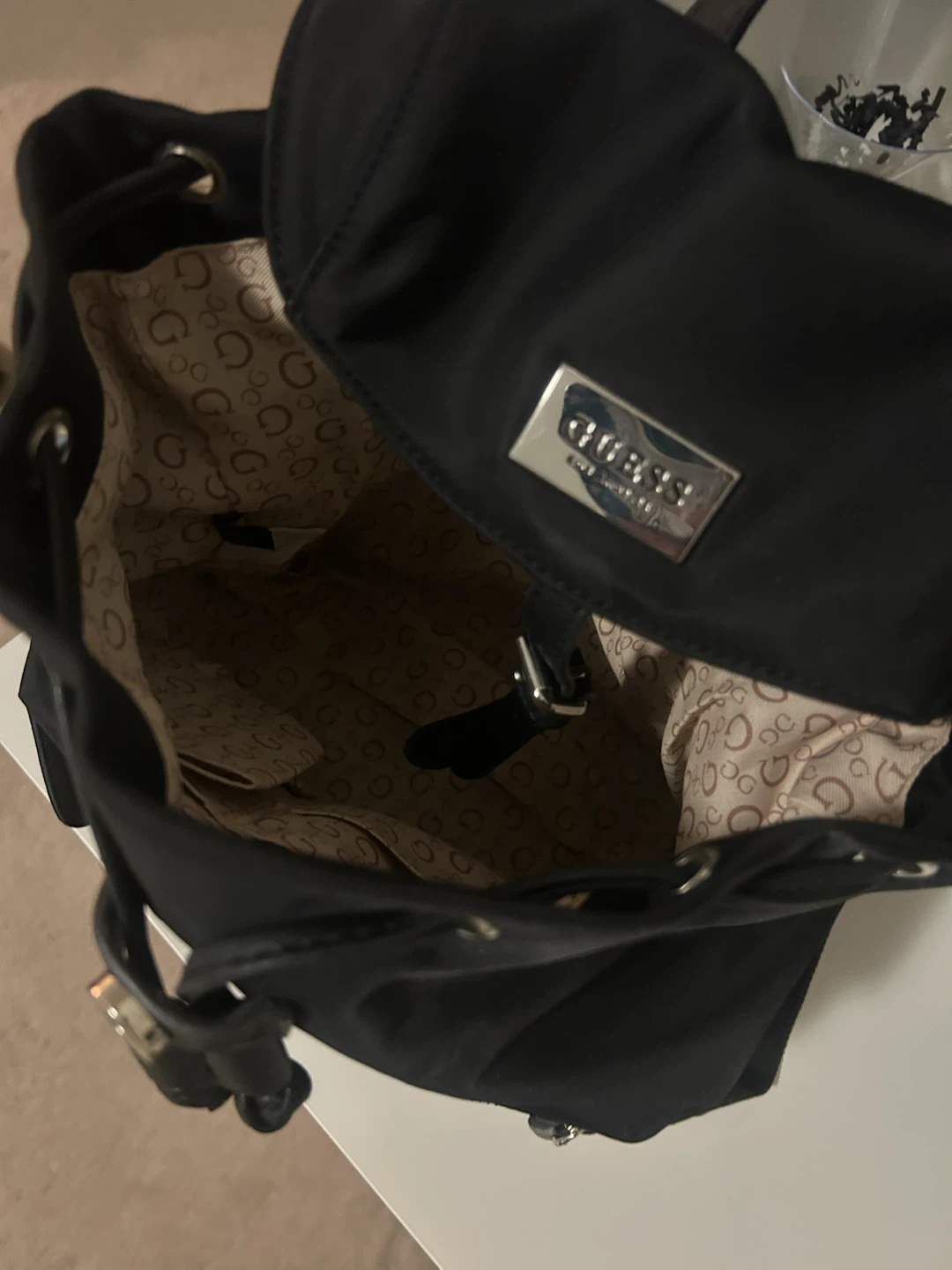 ✨ GUESS Black Backpack – Excellent Condition 🖤