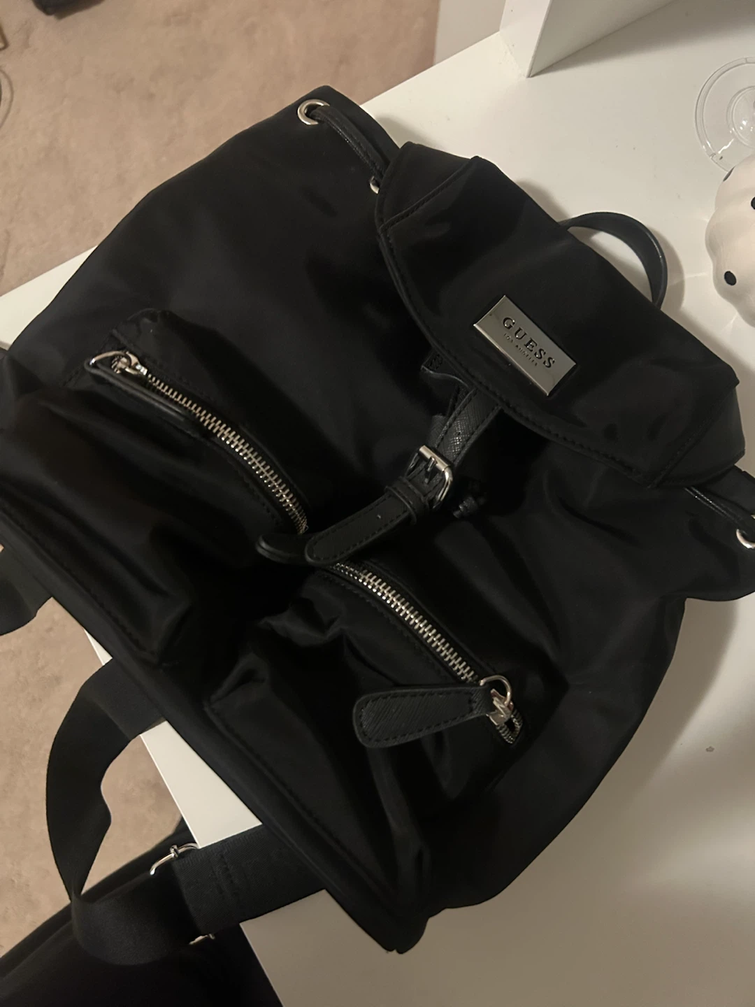 ✨ GUESS Black Backpack – Excellent Condition 🖤 - photo 2