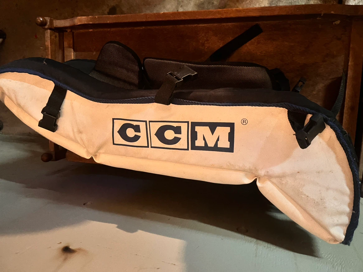 CCM Blockade Hockey Goalie Pads - photo 3
