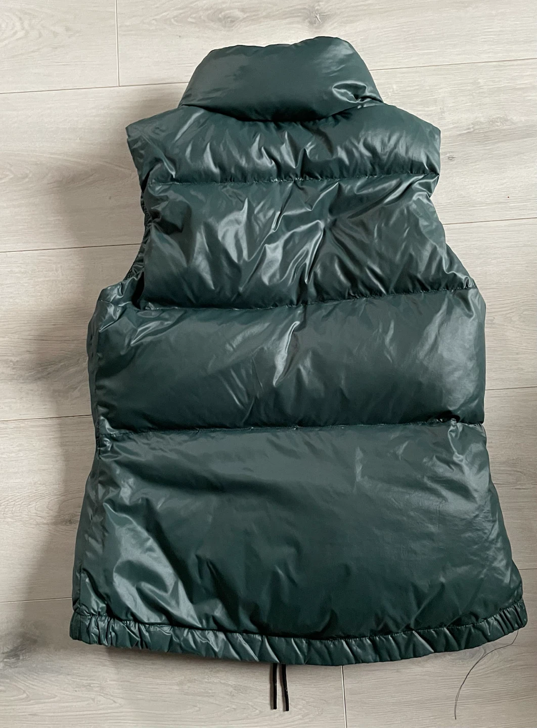 Aritzia Community Glossy Puffer Vest Dark Green Size XS - photo 2