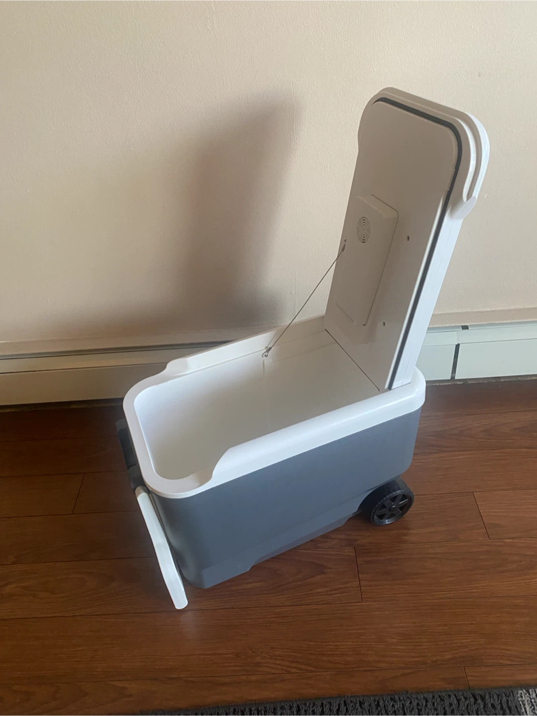 Igloo Rolling Cooler - photo 2